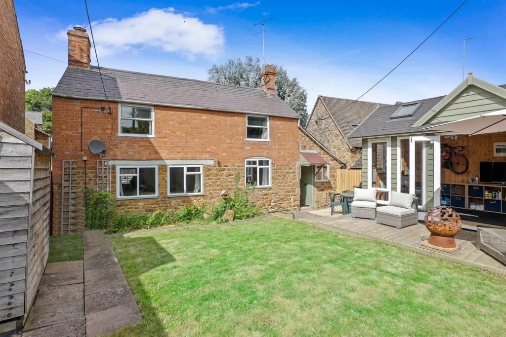 2 bedroom cottage for sale in Main Street, North Newington, Banbury, OX15
