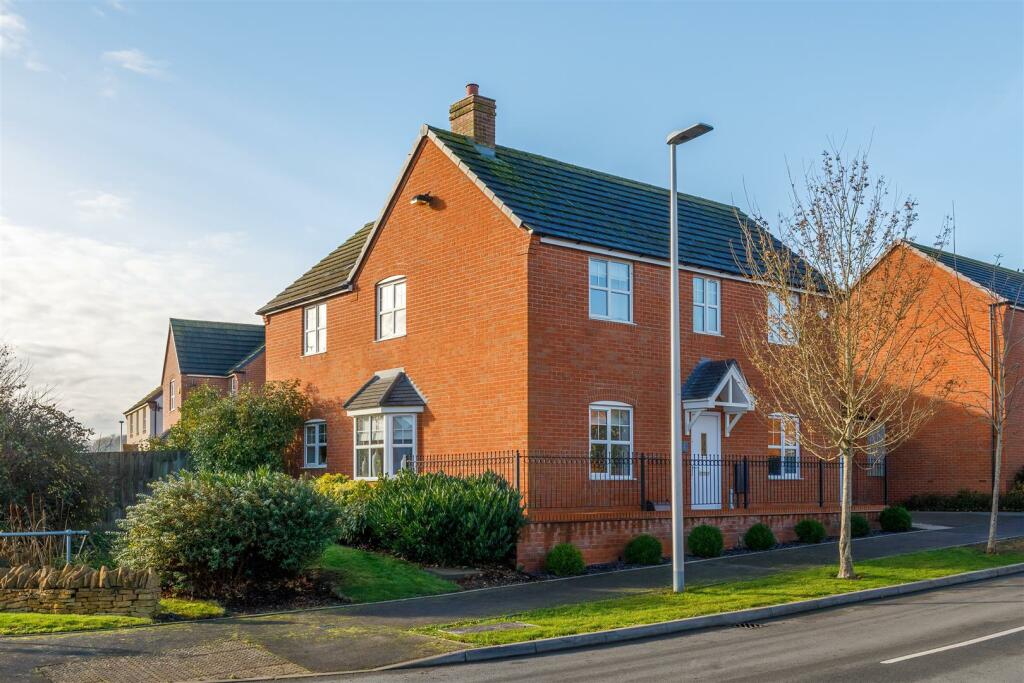 4 bedroom detached house for sale in Chapple Hyam Avenue,
