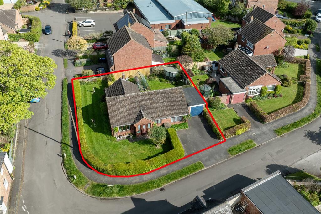 3 bedroom bungalow for sale in Mill Lane, Warwick, CV35