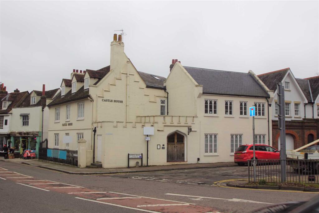 Main image of property: Castle House, 17 Castle Street, Hertford, Hertfordshire, SG14