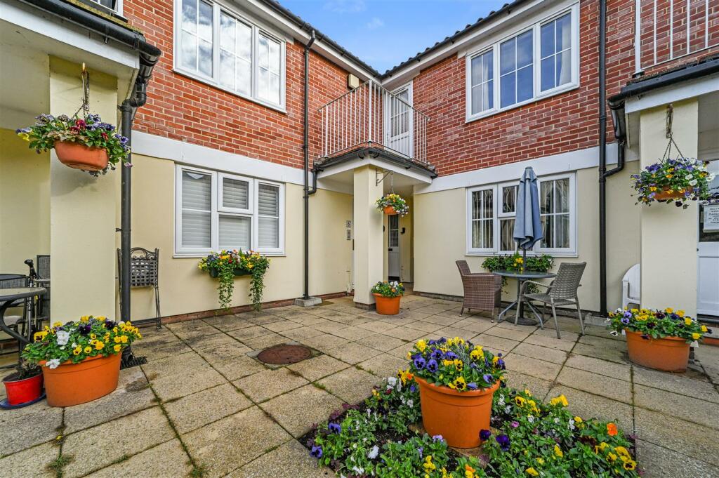 1 bedroom apartment for sale in South Street, Manningtree, CO11