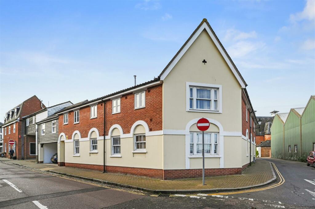 1 bedroom apartment for sale in South Street, Manningtree, CO11