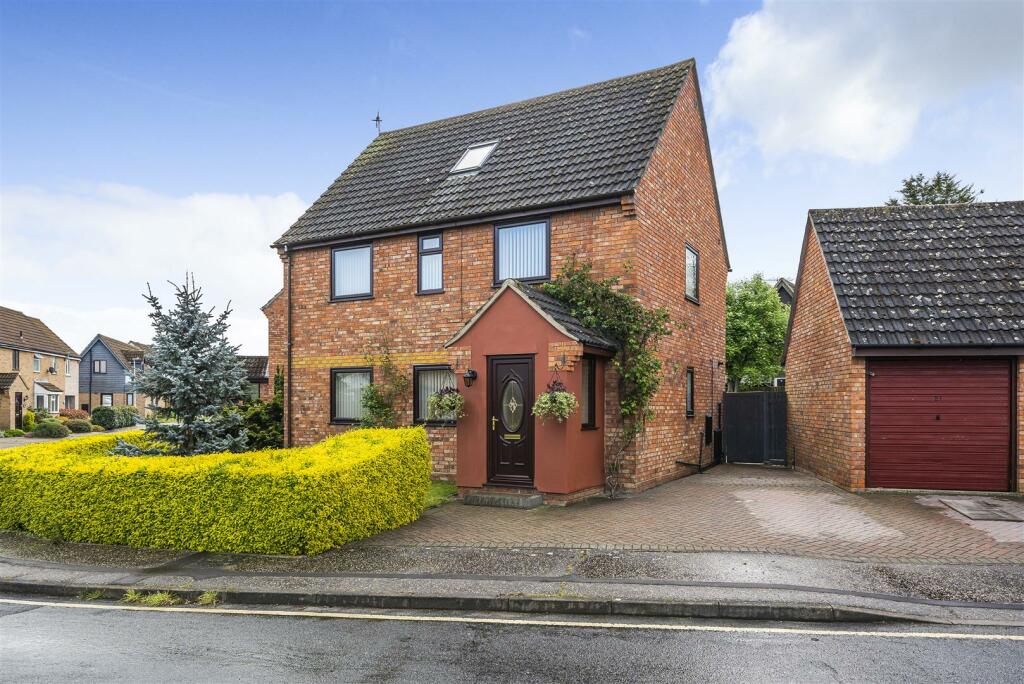 4 bedroom detached house for sale in Munnings Way, Lawford, CO11
