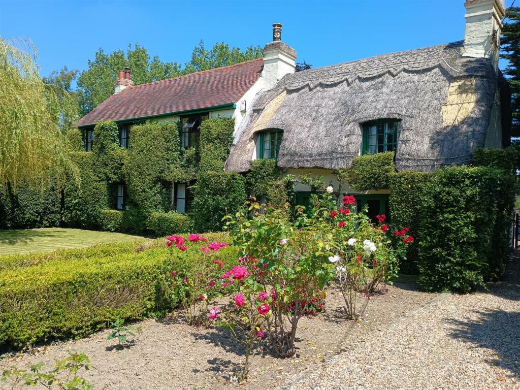 Additional property image - Ardleigh, Colchester