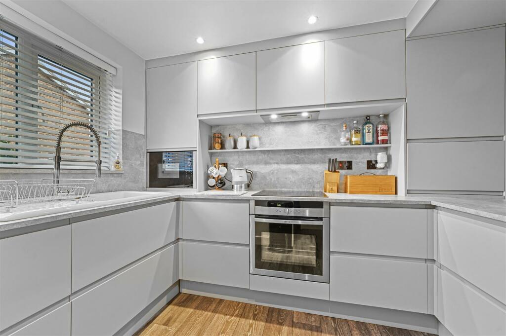 Additional property image - Lydgate Close, Lawford, Manningtree
