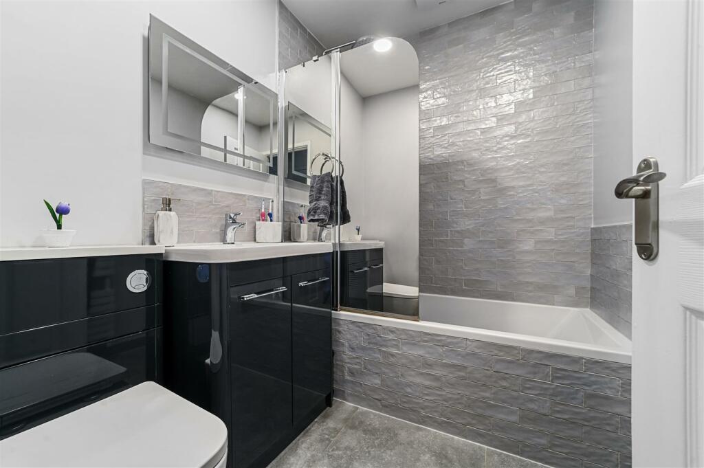 Additional property image - Lydgate Close, Lawford, Manningtree