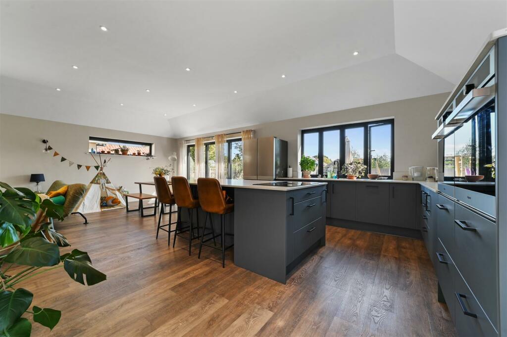 Additional property image - Hadleigh Road, East Bergholt