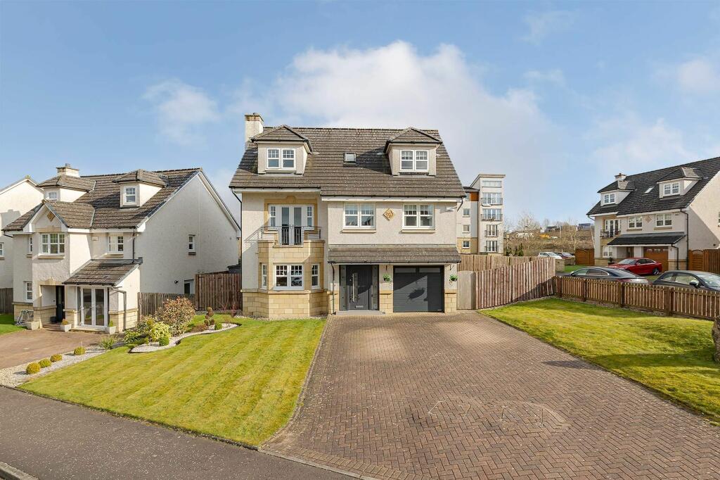 5 bedroom town house for sale in Jardine Place, Bathgate, EH48