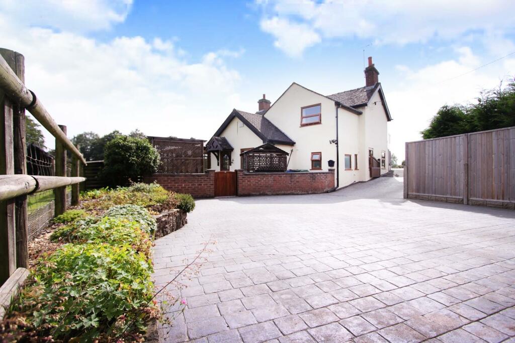 3 bedroom detached house for sale in Butterhill Bank, Burston, Stafford