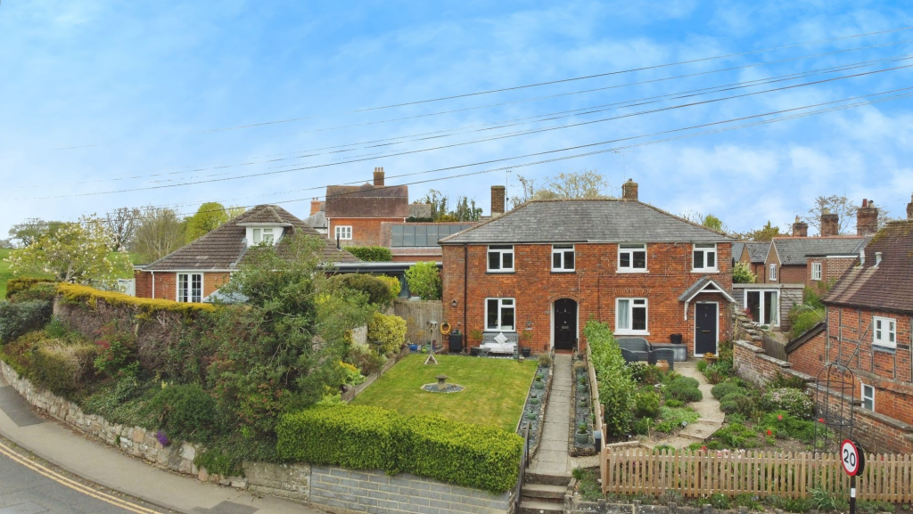 Main image of property: Kingsbury Street, Marlborough, SN8