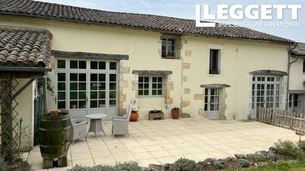 8 bedroom house for sale in Aquitaine, Dordogne, SaintMéarddeGurçon