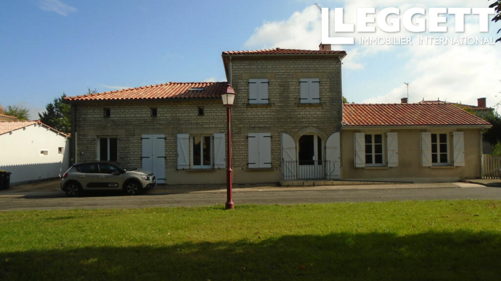 3 bedroom house for sale in PoitouCharentes, Vienne, Joussé, France