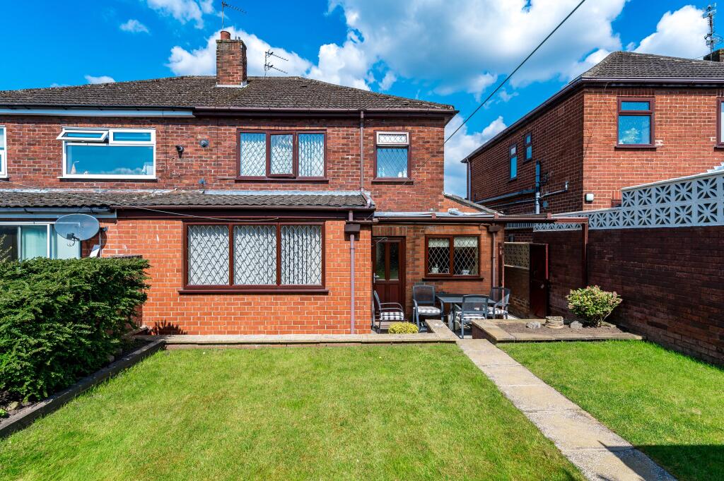 3 bedroom semidetached house for sale in West End Road, Haydock, St