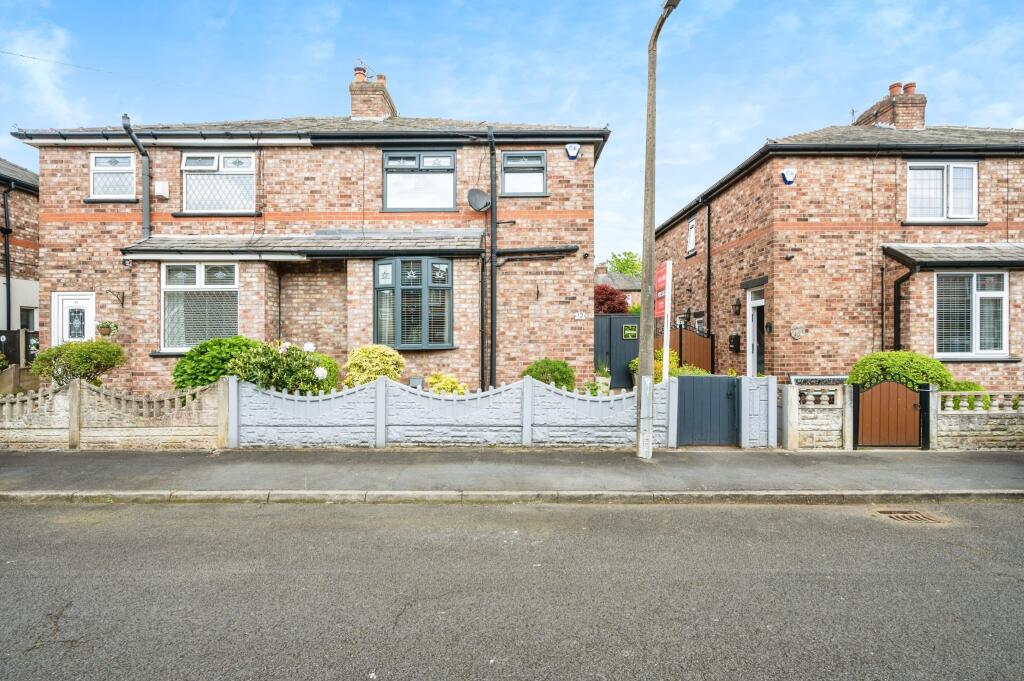 3 bedroom semidetached house for sale in Jubilee Crescent, Haydock