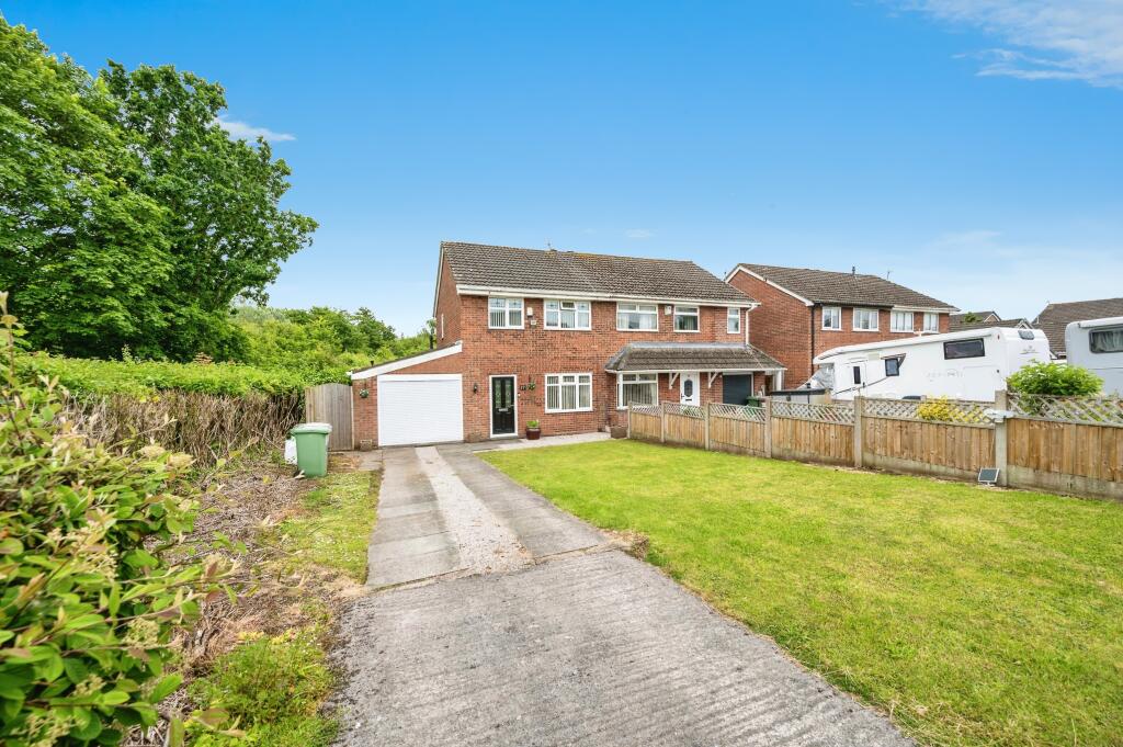 3 bedroom semidetached house for sale in Wedge Avenue, Haydock, WA11