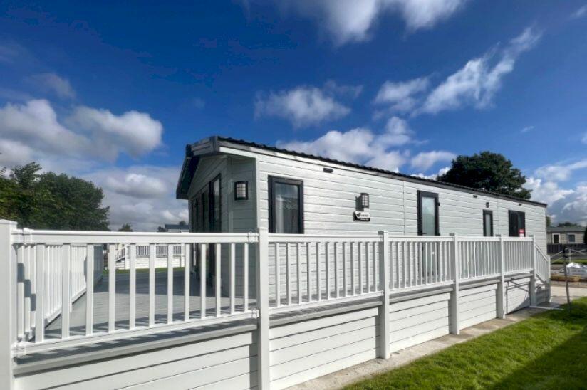 2 bedroom lodge for sale in White Rose Holiday Park, Hutton Sessay