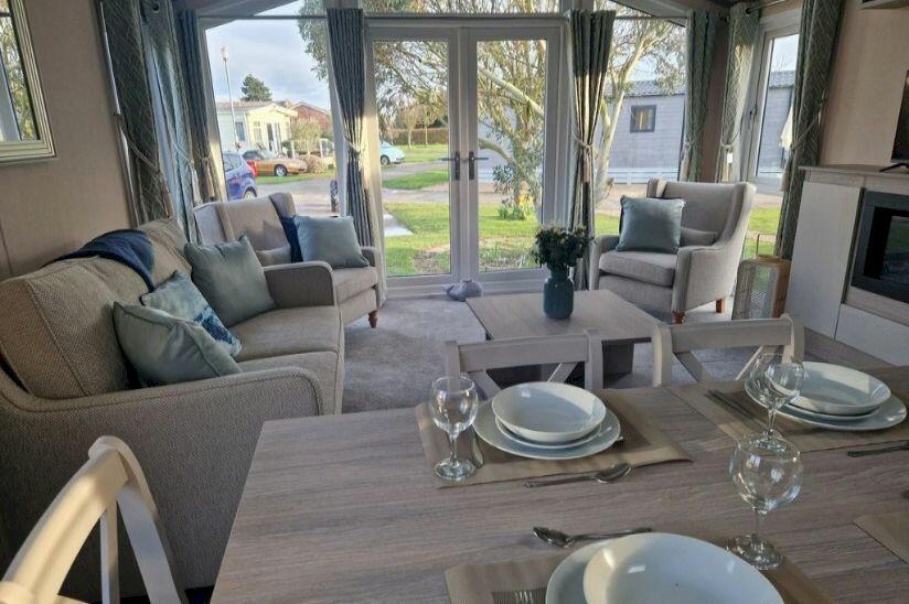 2 bedroom lodge for sale in Heathland Beach Coastal Park , Kessingland