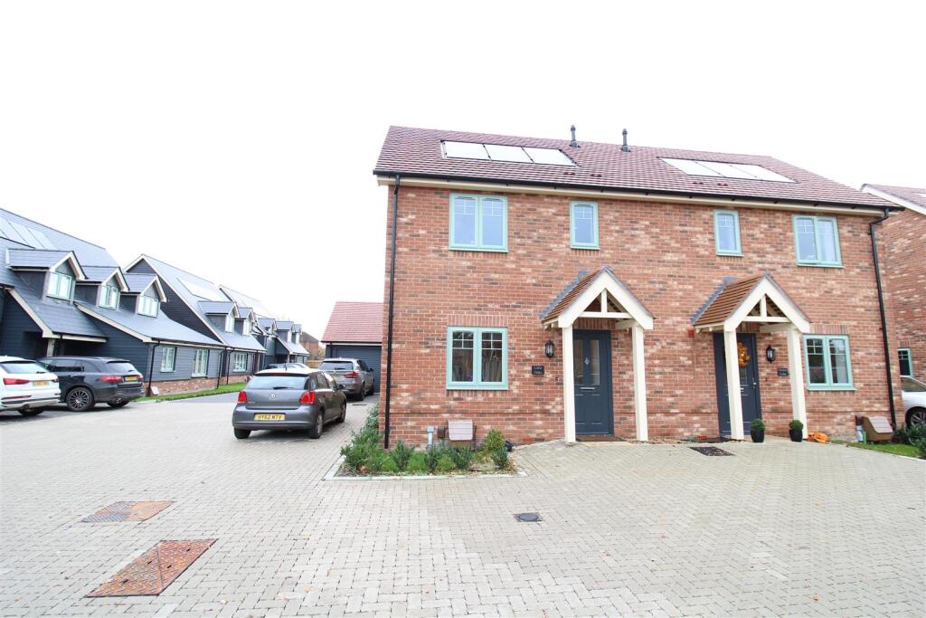 Main image of property: Winchester Road, Botley, Southampton