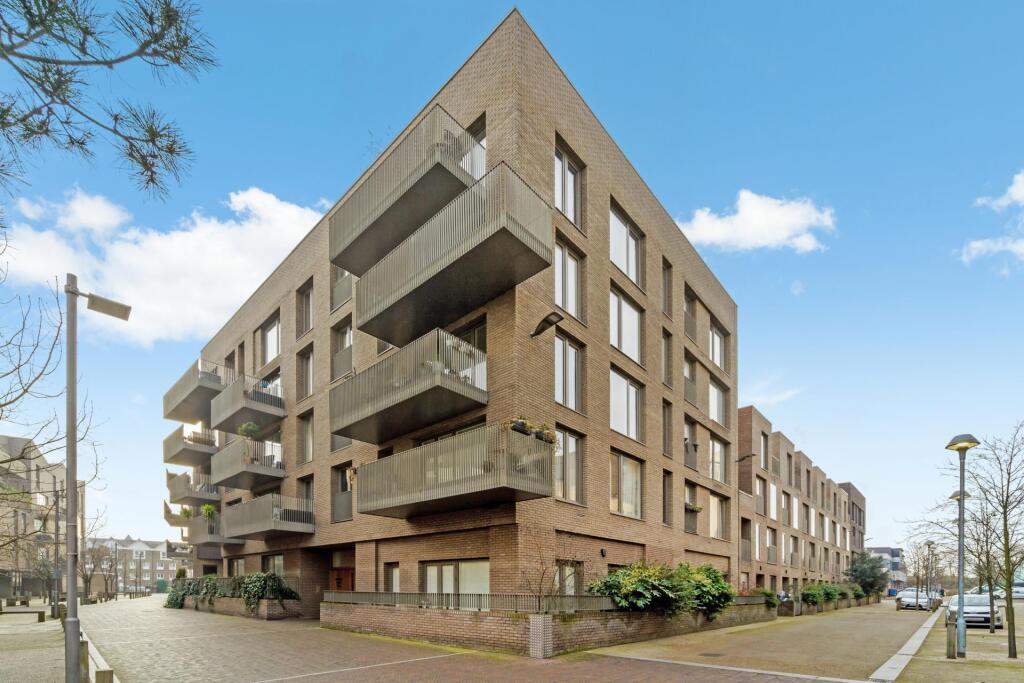 Main image of property: Bowline Court, Brentford, TW8