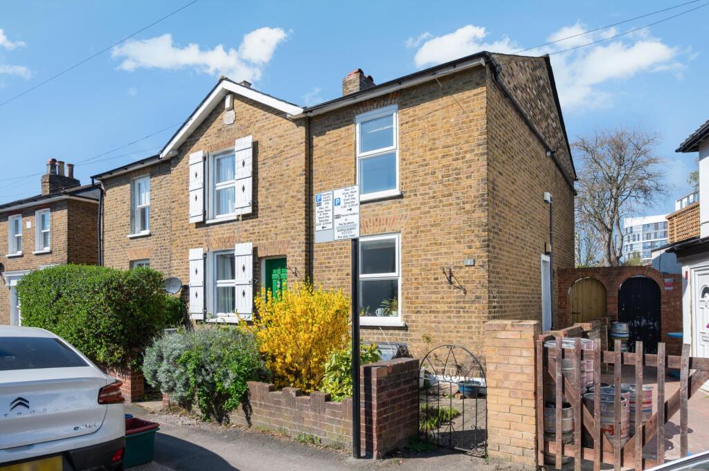 Main image of property: New Road, Brentford, TW8