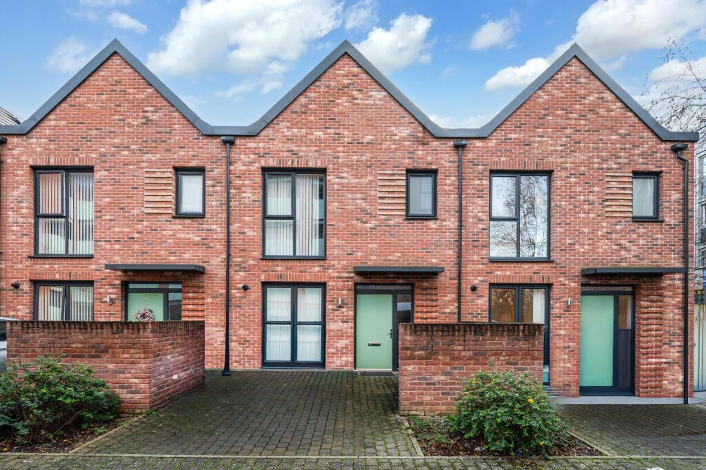 Main image of property: Reynard Way TW8