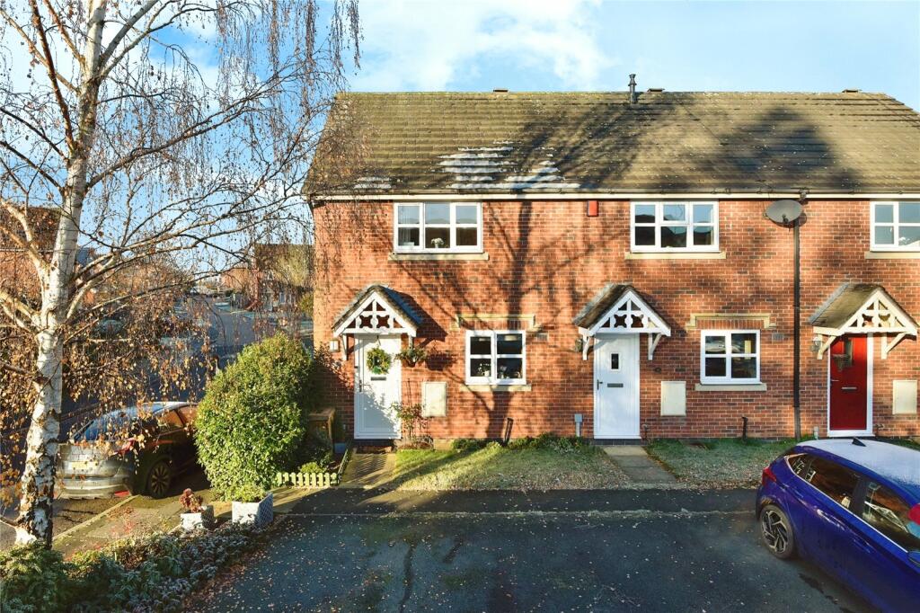 2 bedroom end of terrace house for sale in Flowerscroft, Nantwich