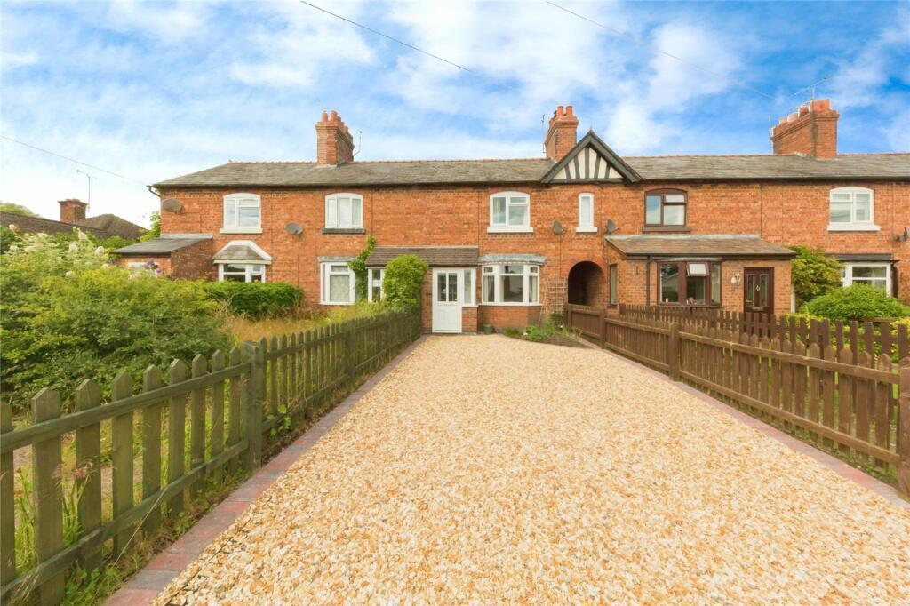 2 bedroom terraced house for sale in Nantwich Road, Wrenbury, Nantwich
