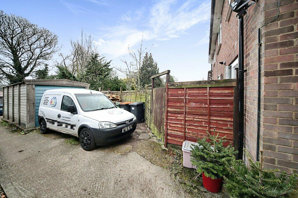 2 bedroom for sale in London Road, Dunstable, Bedfordshire, LU6