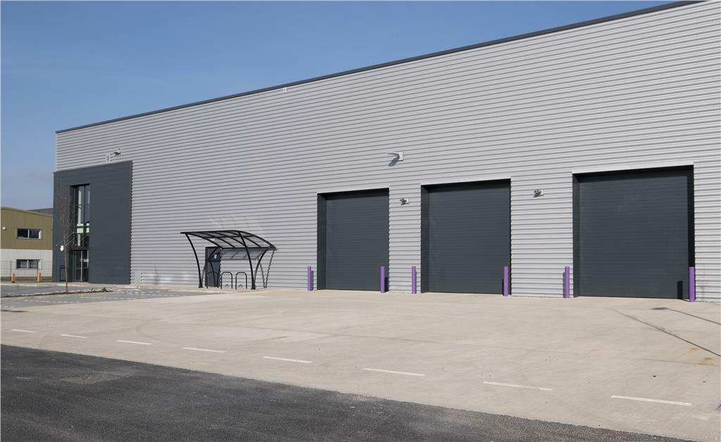 Light industrial facility to lease in Unit 1, Thatcham Park, Gables Way, Thatcham, Berkshire