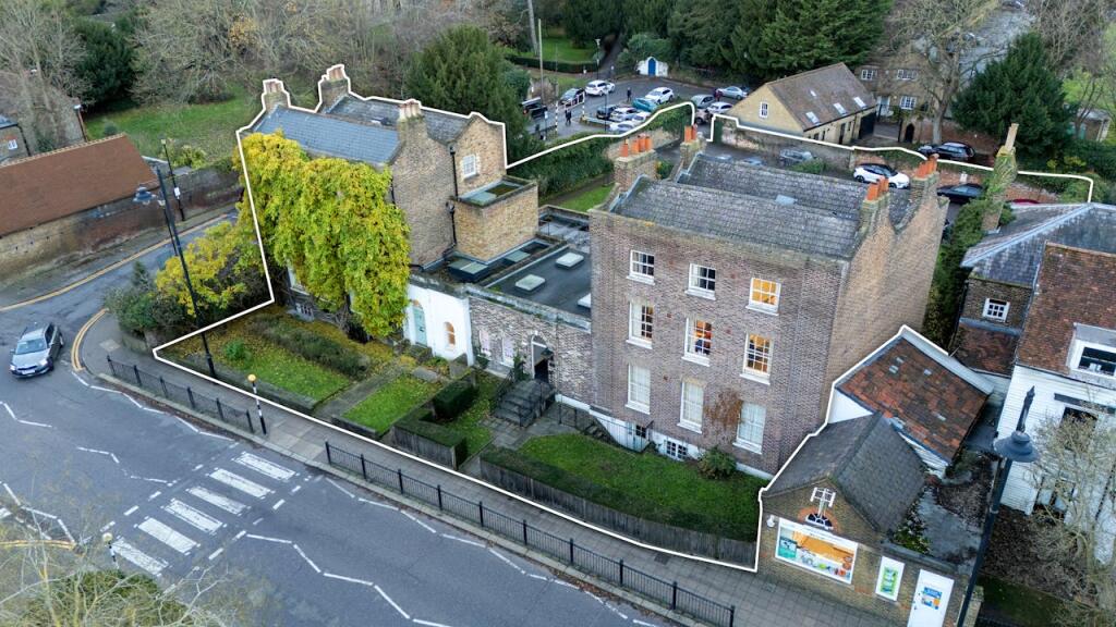 Main image of property: 58-60 Silver Street, Enfield, EN1 3EP