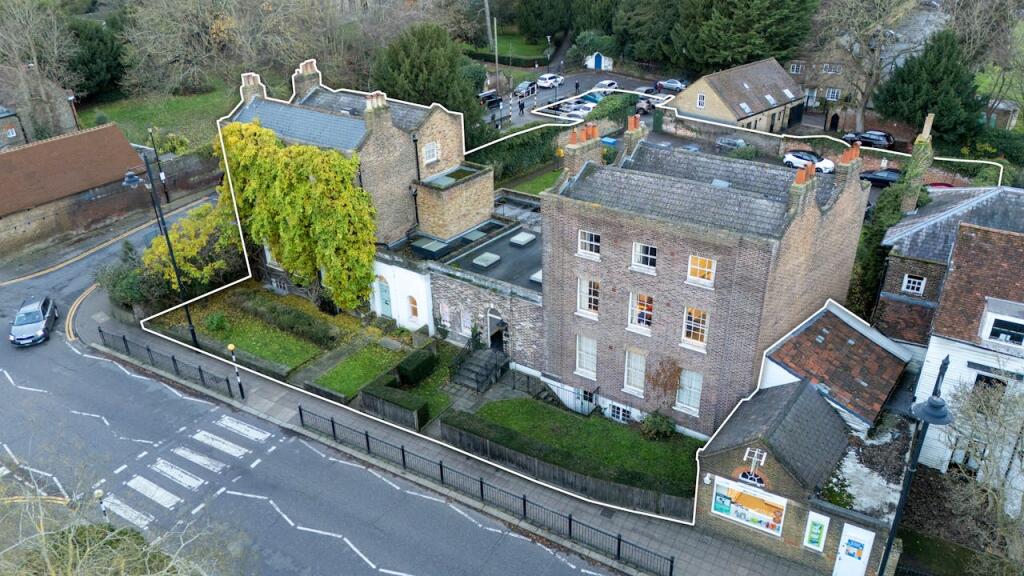 Main image of property: 58-60 Silver Street, Enfield, EN1 3EP