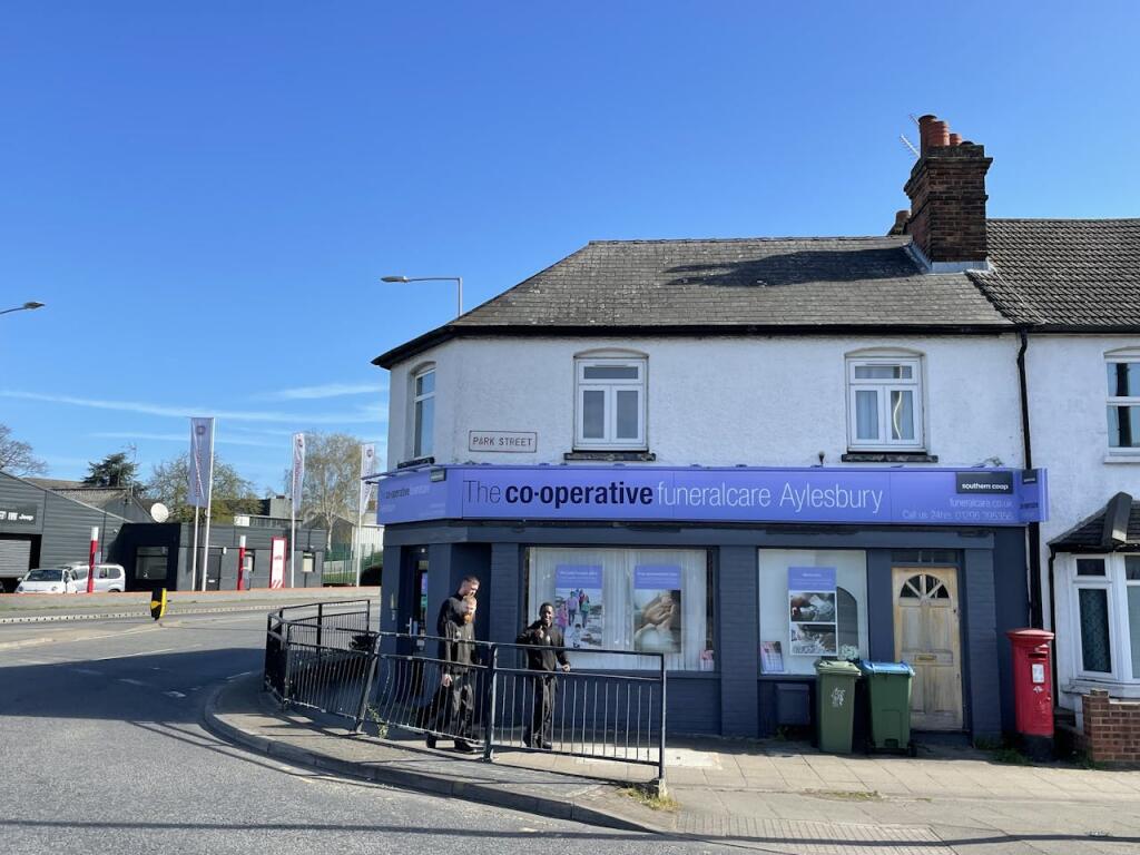 Main image of property: 73 Park Street, Aylesbury, HP20 1DU