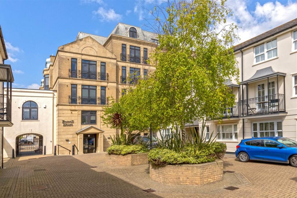 2 bedroom apartment for sale in Russell Mews, Brighton, BN1