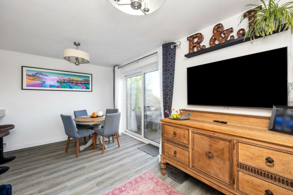 Additional property image - Thornhill Rise, Portslade