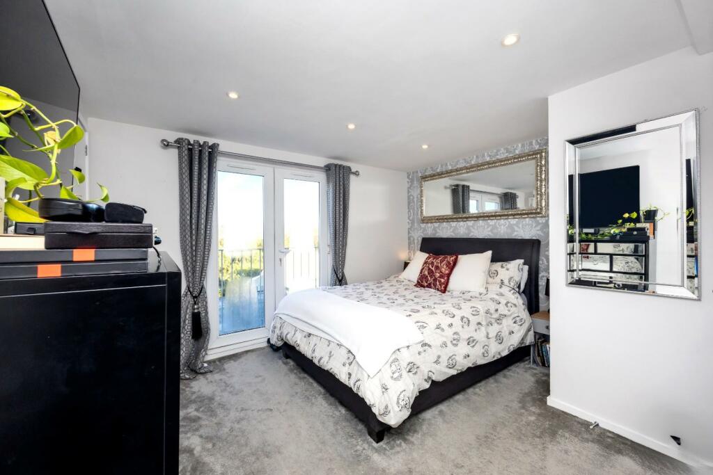 Additional property image - Thornhill Rise, Portslade