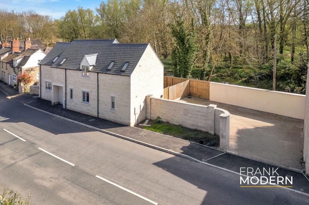 Main image of property: Stamford Road, Market Deeping, PE6