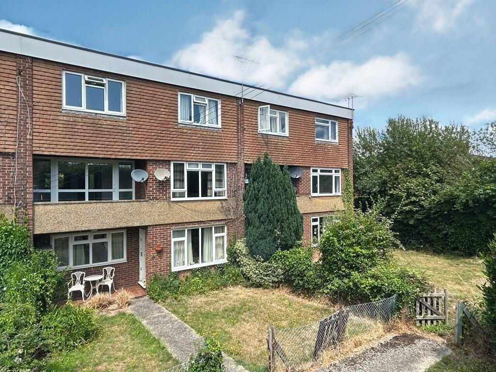 Main image of property: Weydon Lane, Farnham