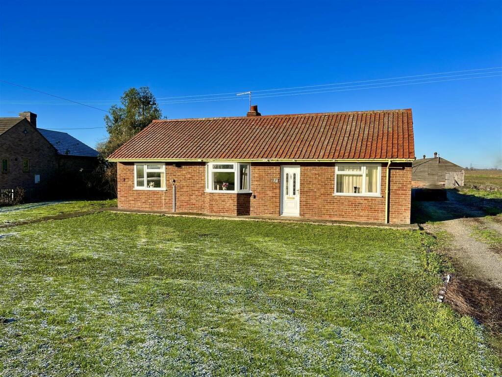 2 bedroom detached bungalow for sale in Great Fen Road, Soham, Ely, CB7