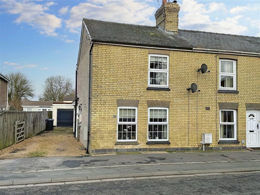 2 bedroom end of terrace house for sale in Townsend, Soham, CB7