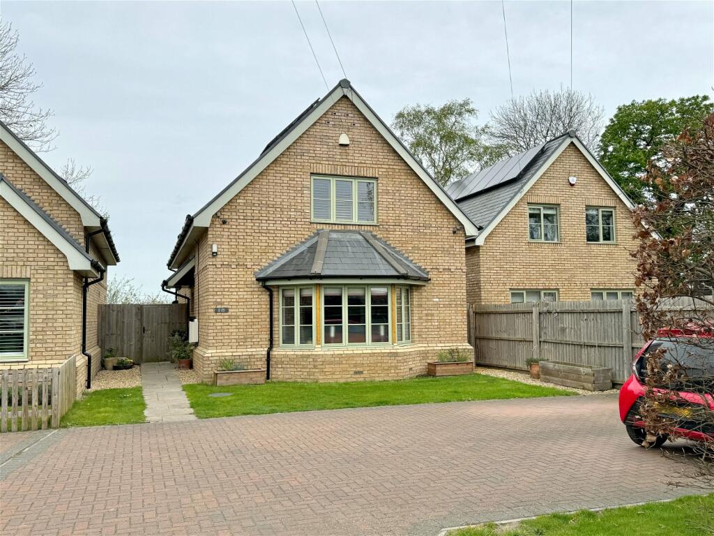 4 bedroom detached house for sale in High Street, Wicken, CB7