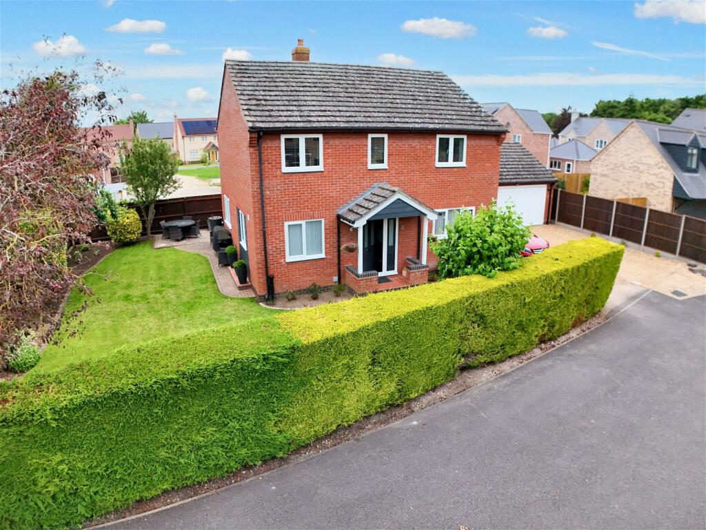 4 bedroom detached house for sale in Ellwood Close, Isleham, CB7