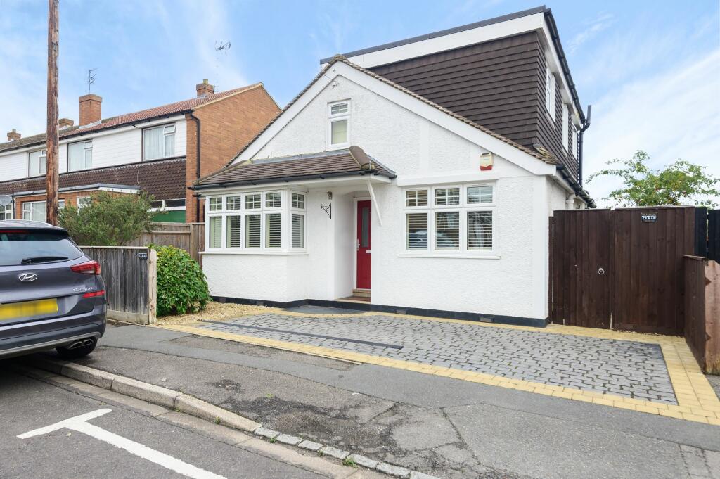3 bedroom detached house for sale in Gordon Road, Windsor, SL4