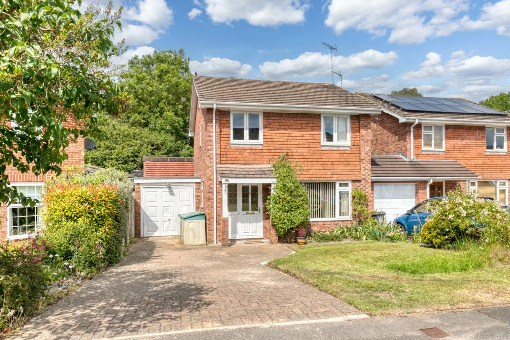 4 bedroom detached house for sale in Woosehill Lane, Wokingham, RG41