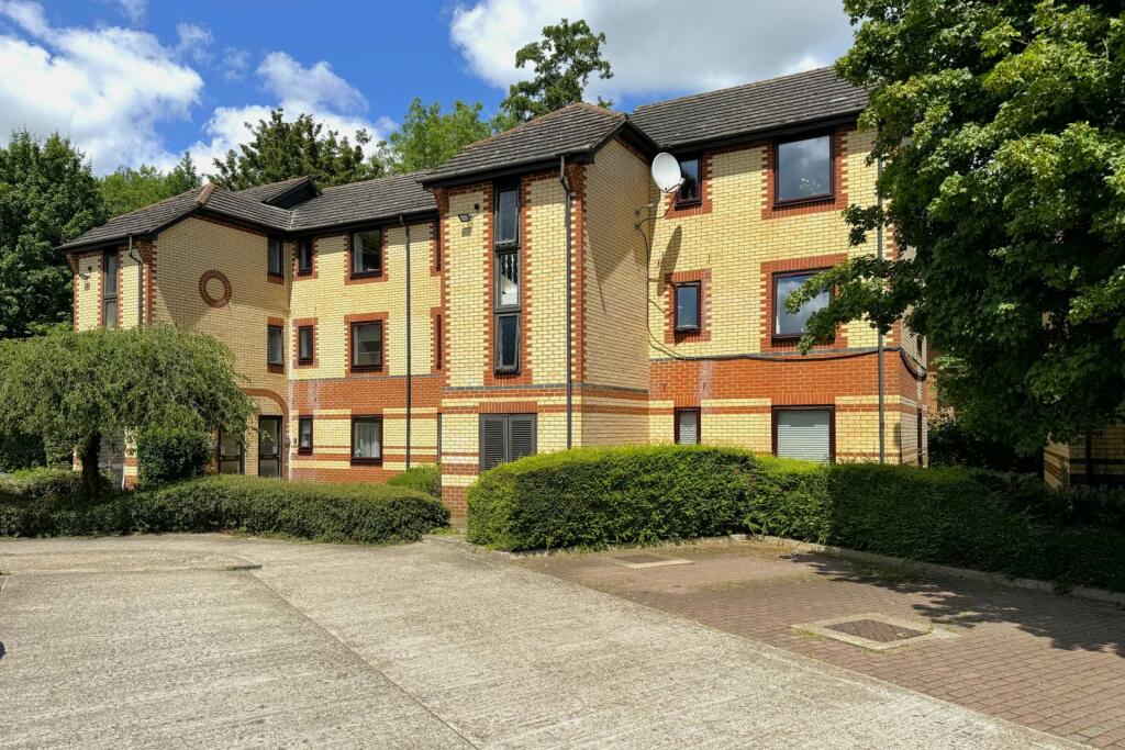 1 bedroom flat for rent in Landen Court, Wokingham, RG40