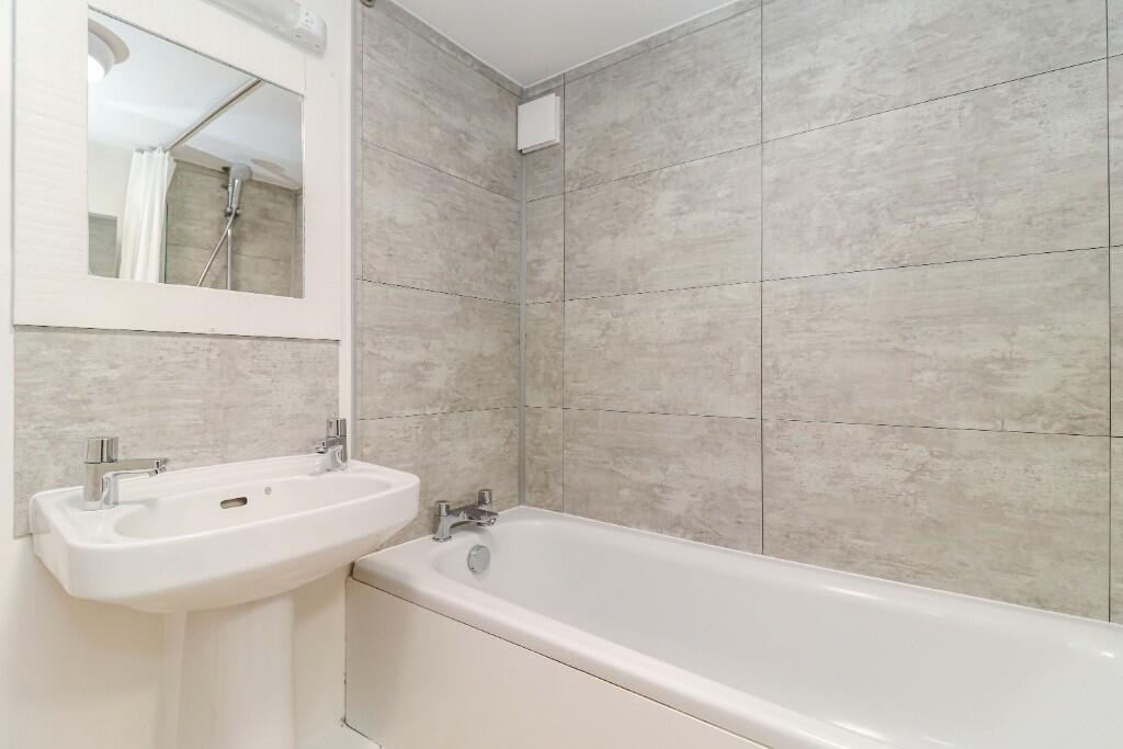 Additional property image - Fishpool Street, St. Albans, Hertfordshire, AL3