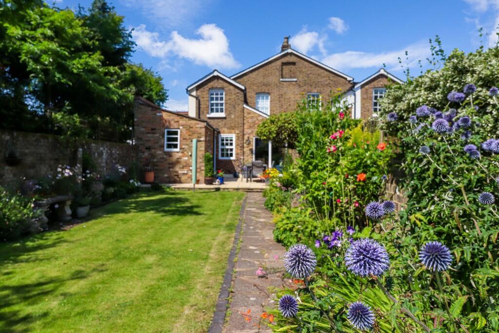 Additional property image - Hill Street, St. Albans, Hertfordshire, AL3