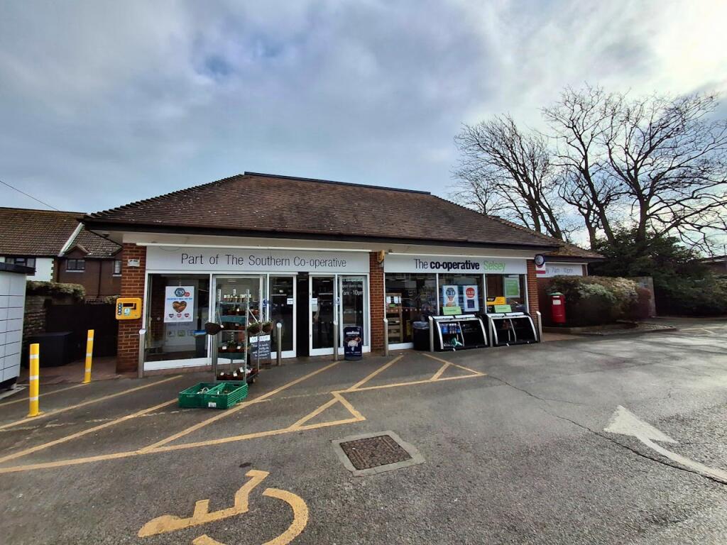 Main image of property: 125 High Street, Selsey, Chichester, PO20 0QB