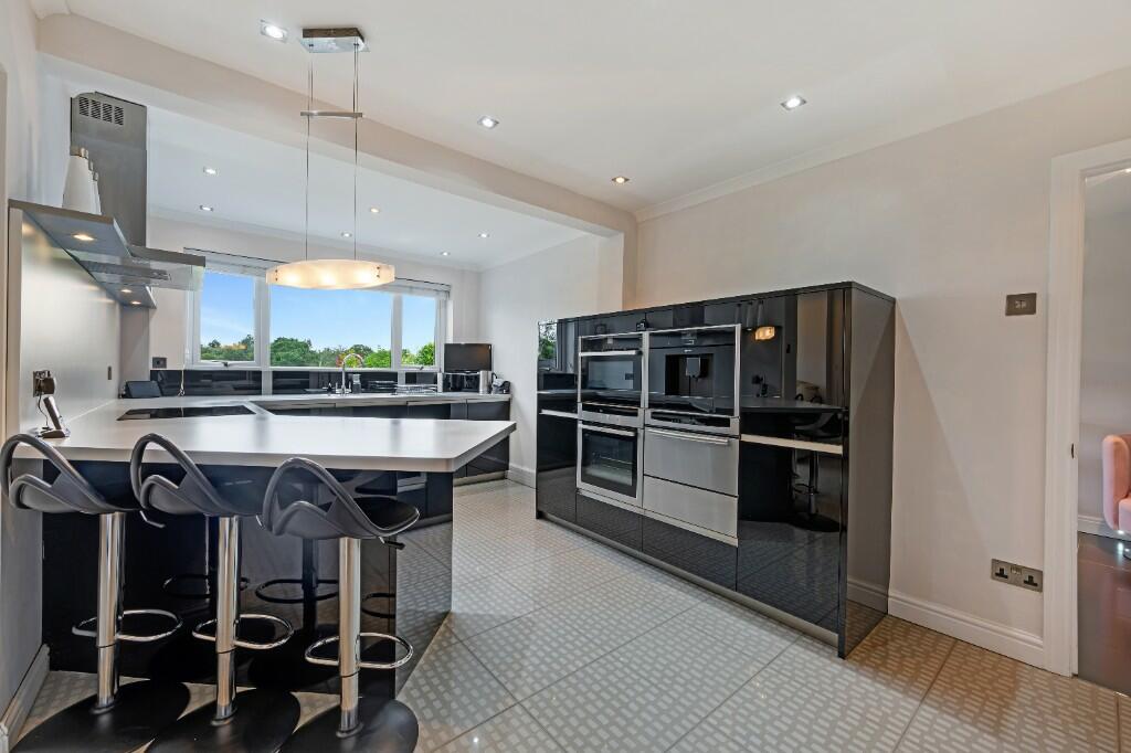 4 bedroom link detached house for sale in Eskdale Avenue, Bramhall, Cheshire SK7