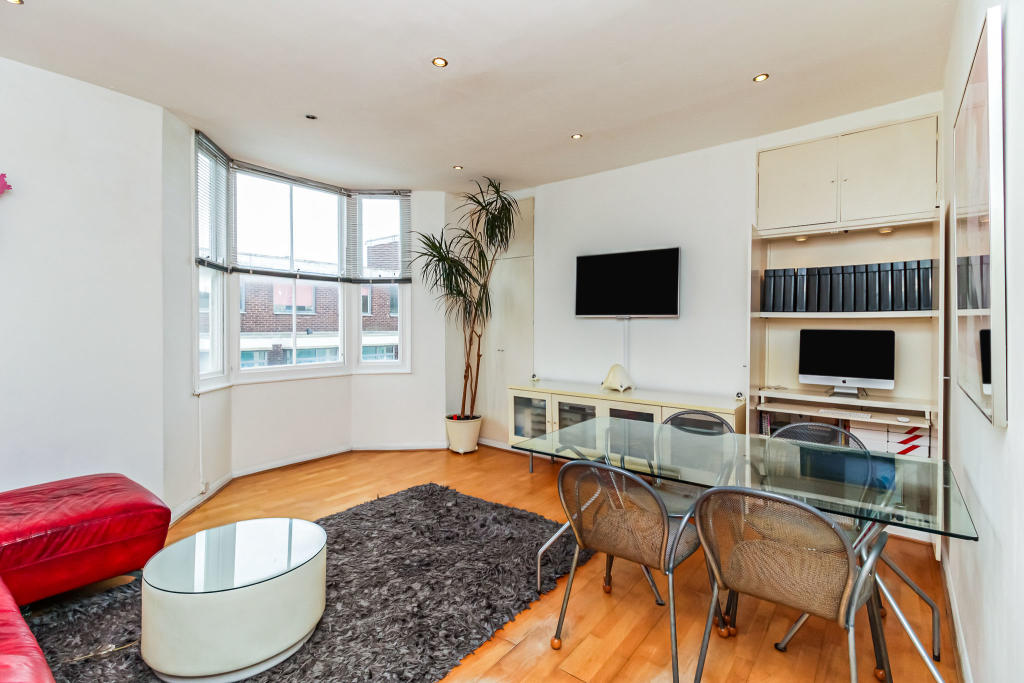 1 bedroom flat for sale in Lansdowne Street, Hove, BN3