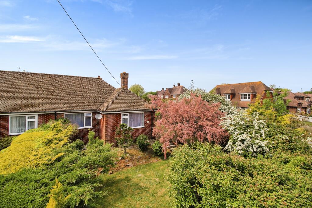 3 bedroom semidetached bungalow for sale in Hawks Road, Hailsham, BN27